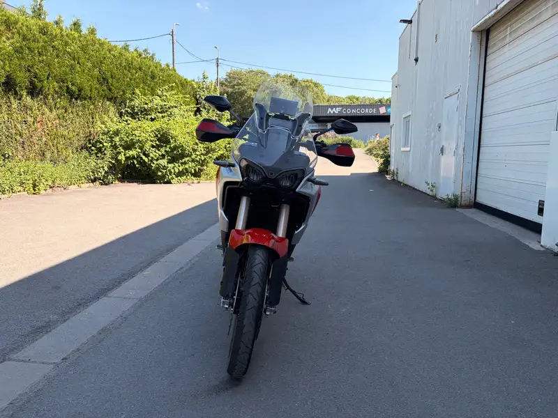 MV Agusta Enduro Veloce - foto 4