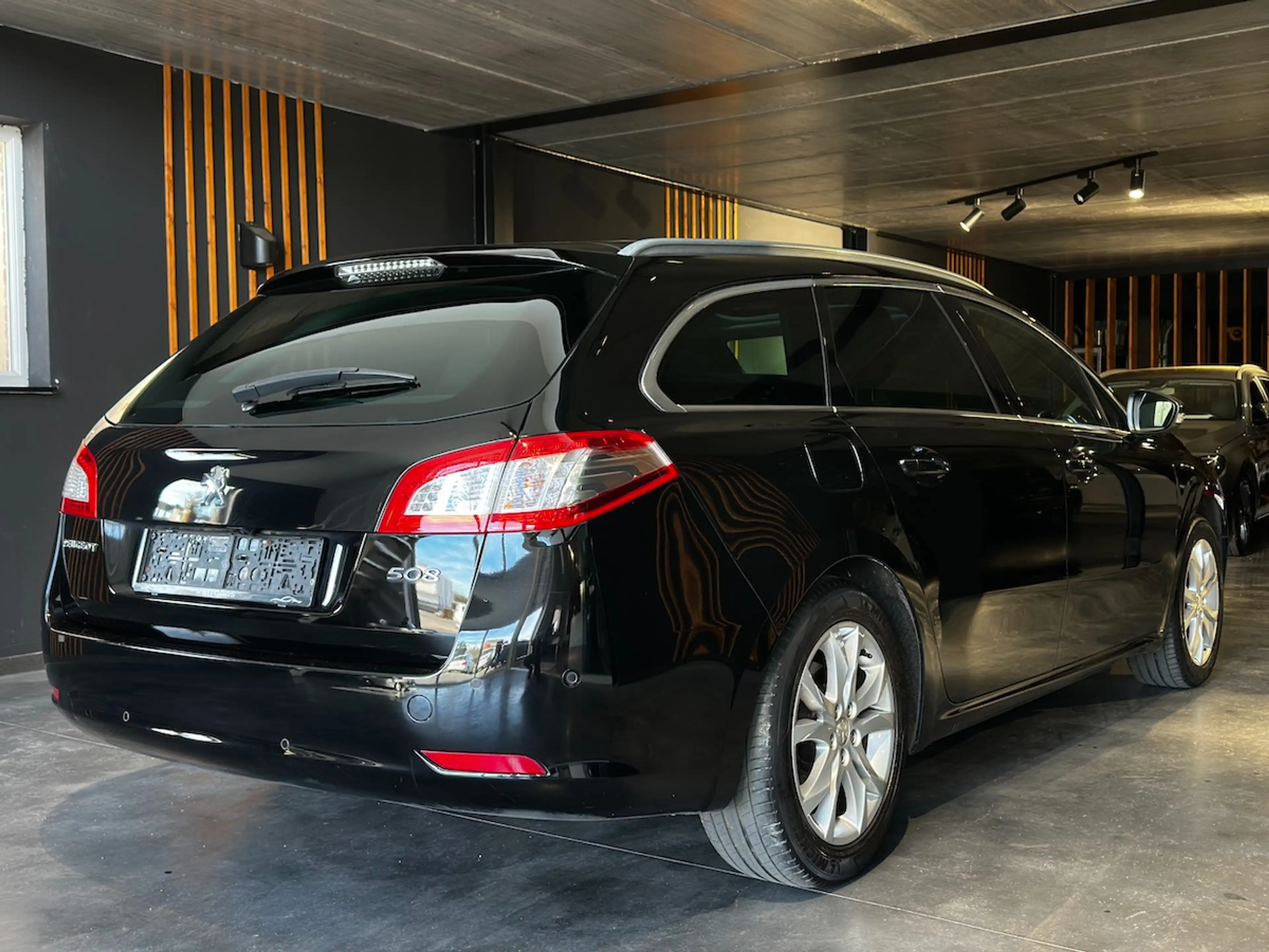 Peugeot 508 SW 1.6 THP Active | Camera | Navi | Sensoren | Head-up Display | ... — photo 9