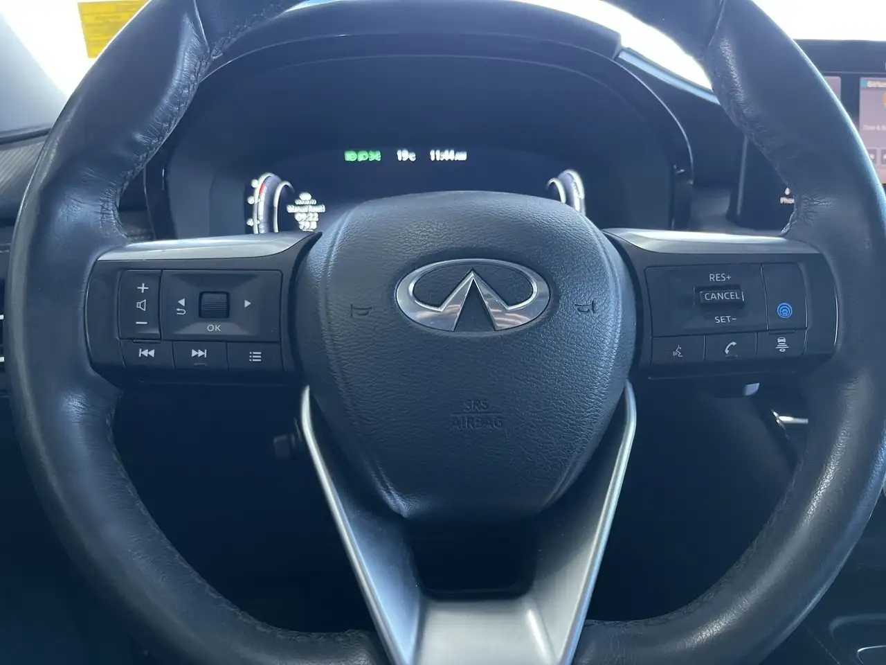 Infiniti QX60 снимка Infiniti QX60