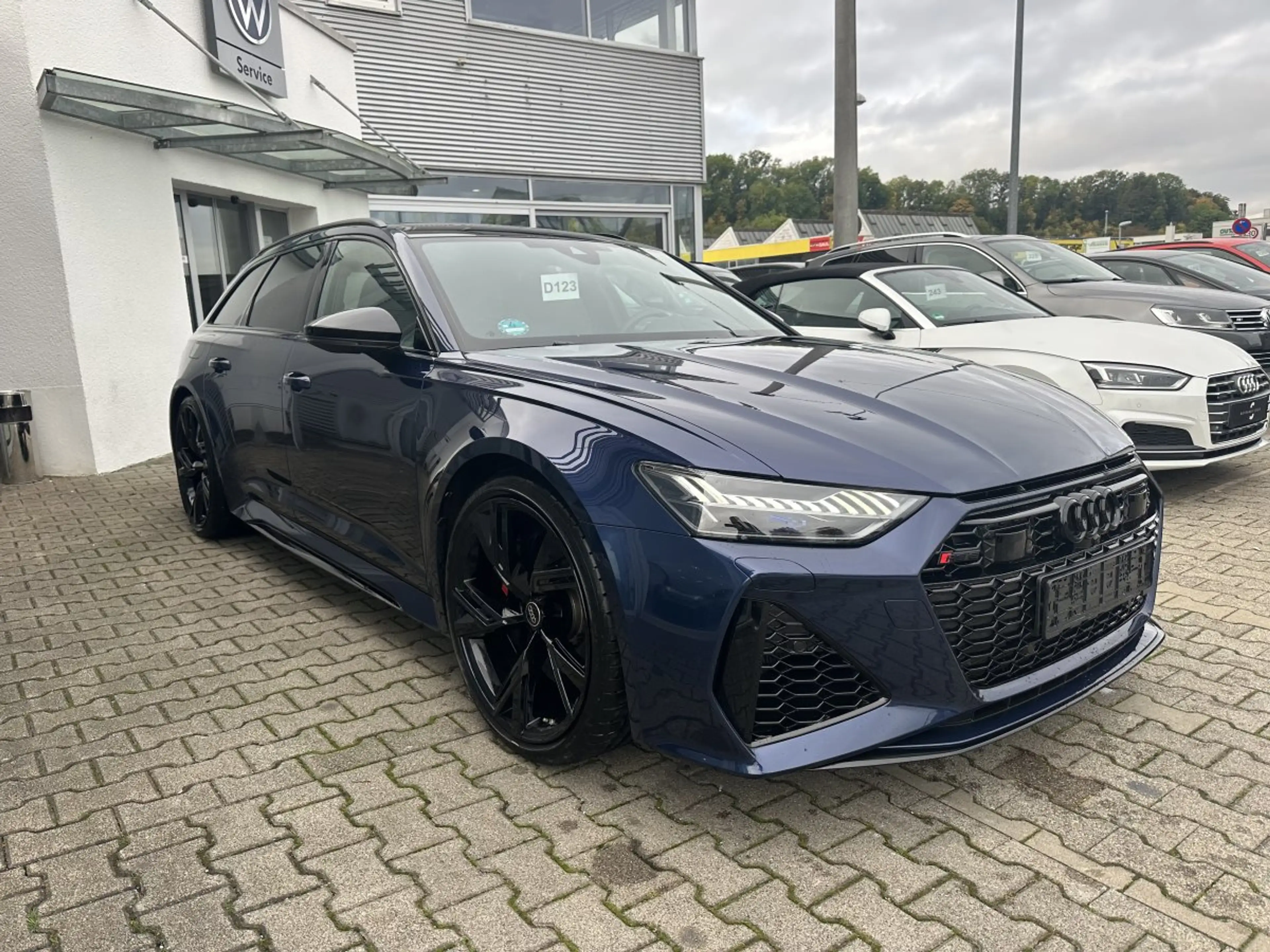 Audi RS6 AVANT 4.0TSI QUATTRO*HEAD-UP*PANO*STANDH.*AHK — photo 4