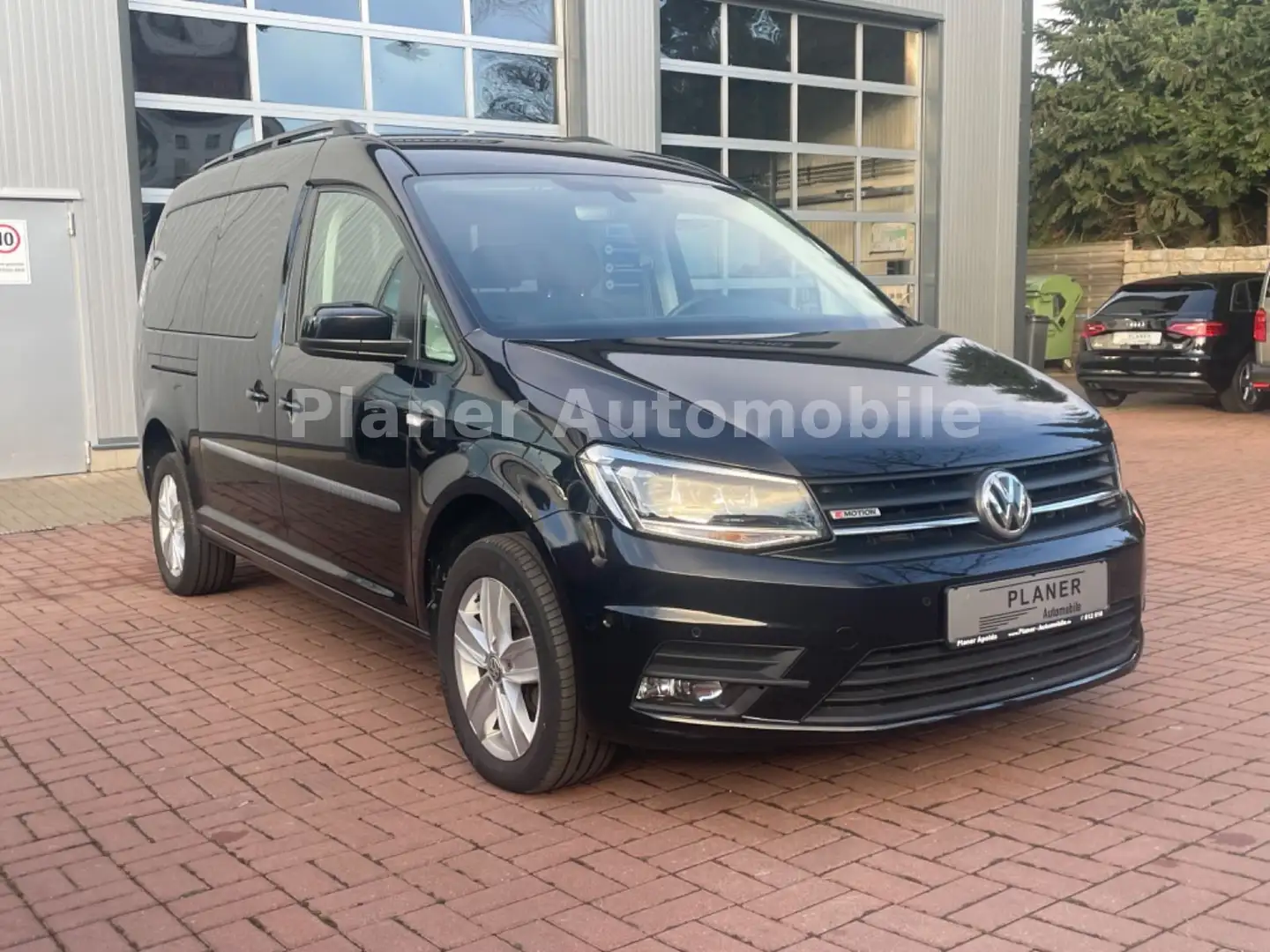 Volkswagen Caddy Maxi 4M 7.Sitzer Xenon HU/AU Service neu Schwarz - 1