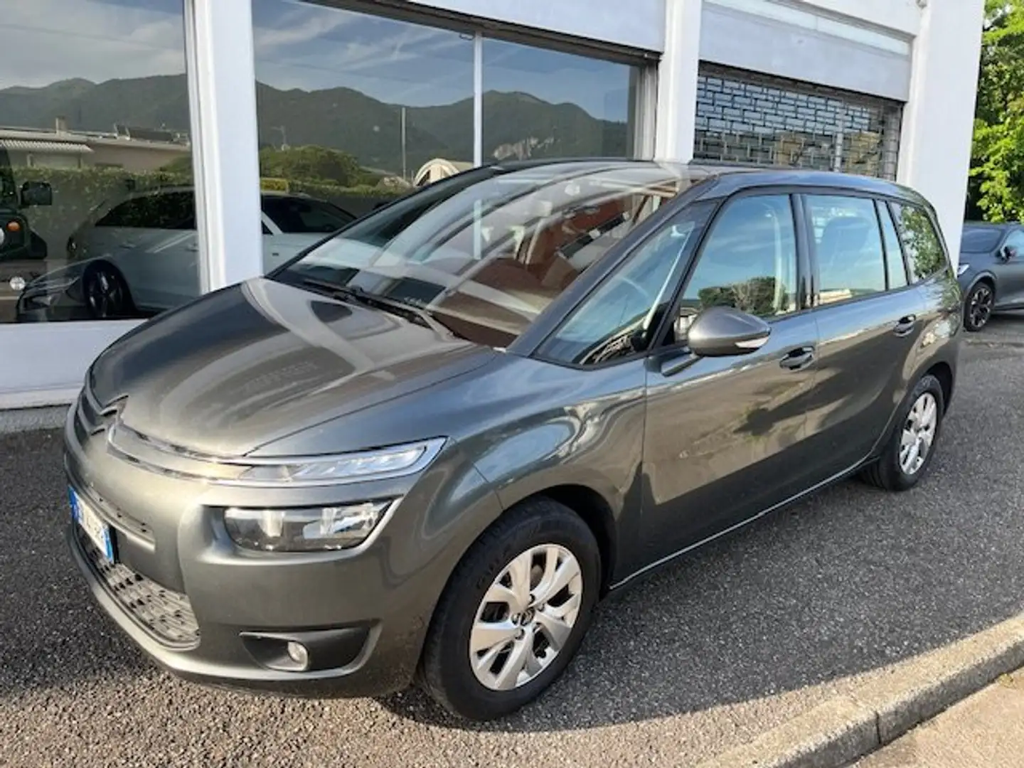 Citroen Grand C4 Picasso 7 POSTI 1.6 e-hdi Intensive 115cv Gris - 1