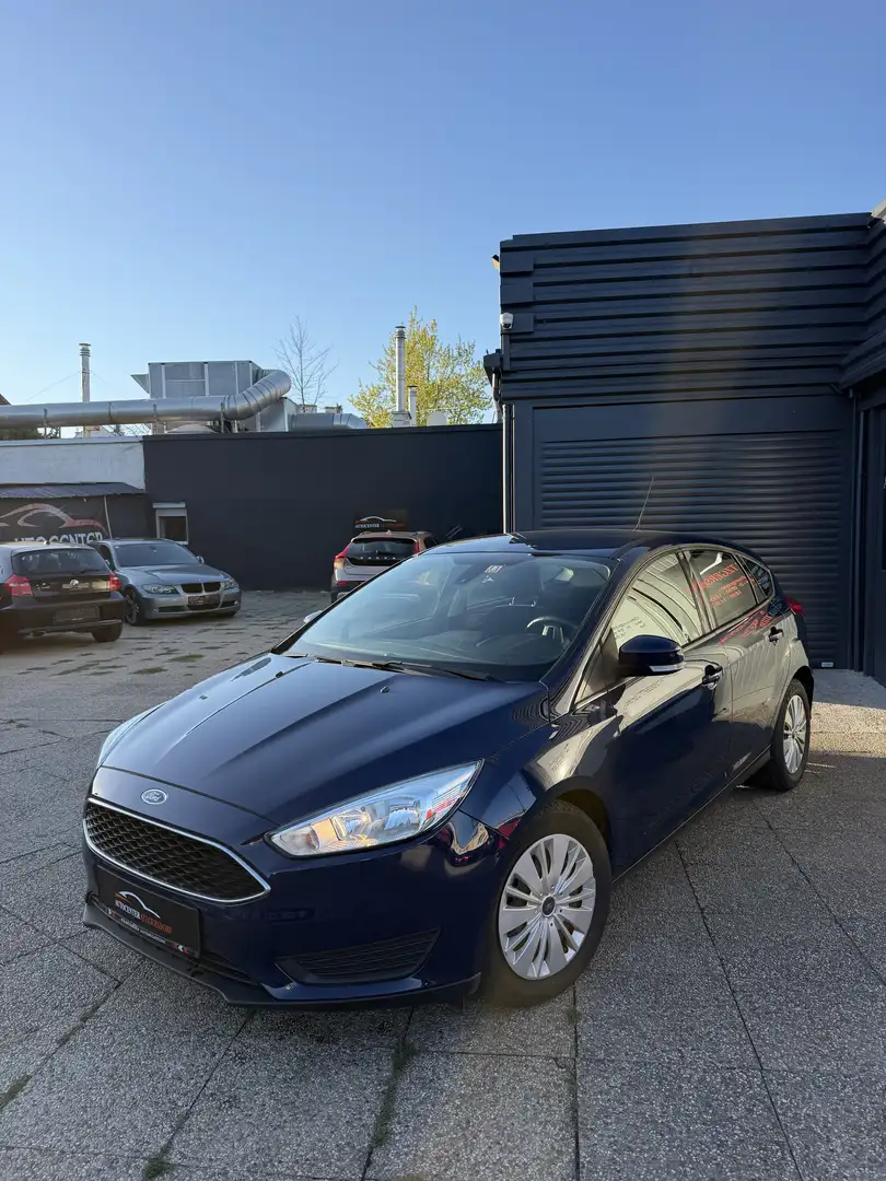 Ford Focus Trend Blau - 1