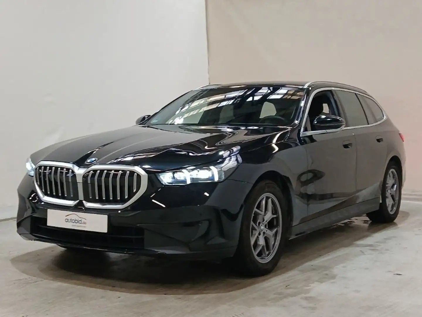 BMW 520 xd Tour. ACC AHK HUD H/K STHZ SHZx2 QI MEMORY Schwarz - 2