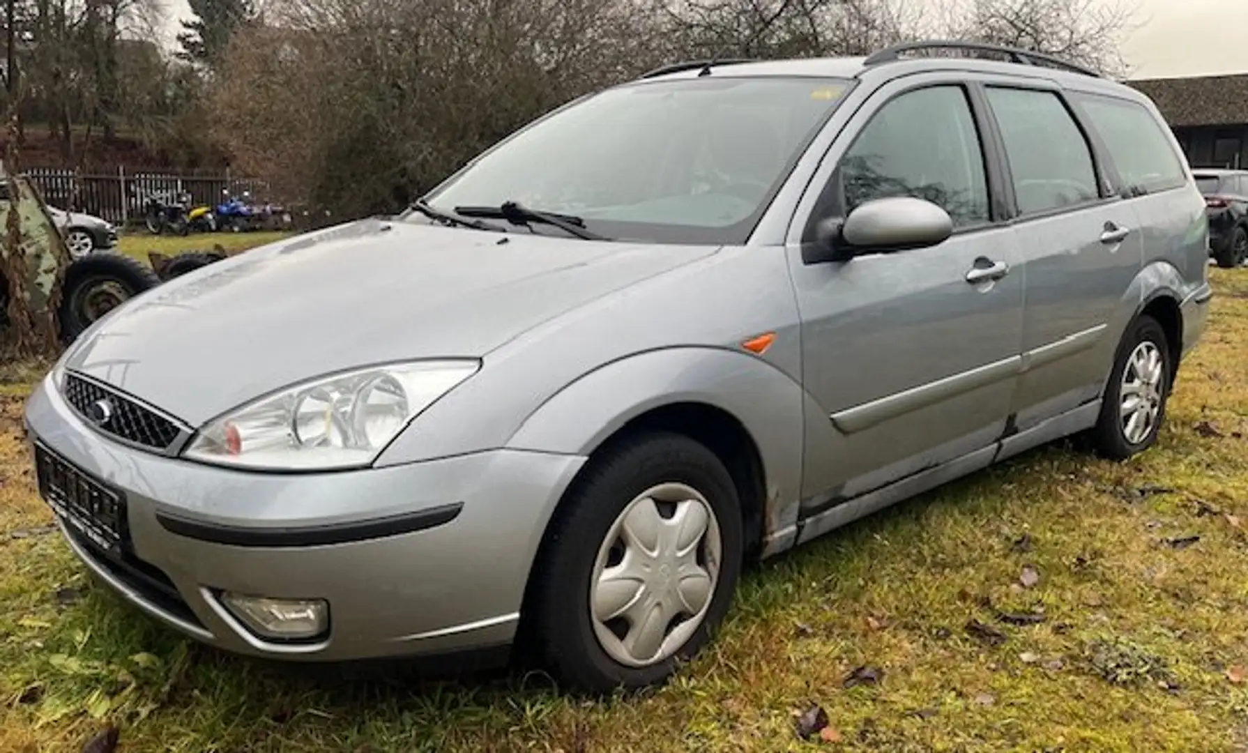 Ford Focus Focus Turnier Turnier Ghia X TÜV 02/2027 Silver - 1