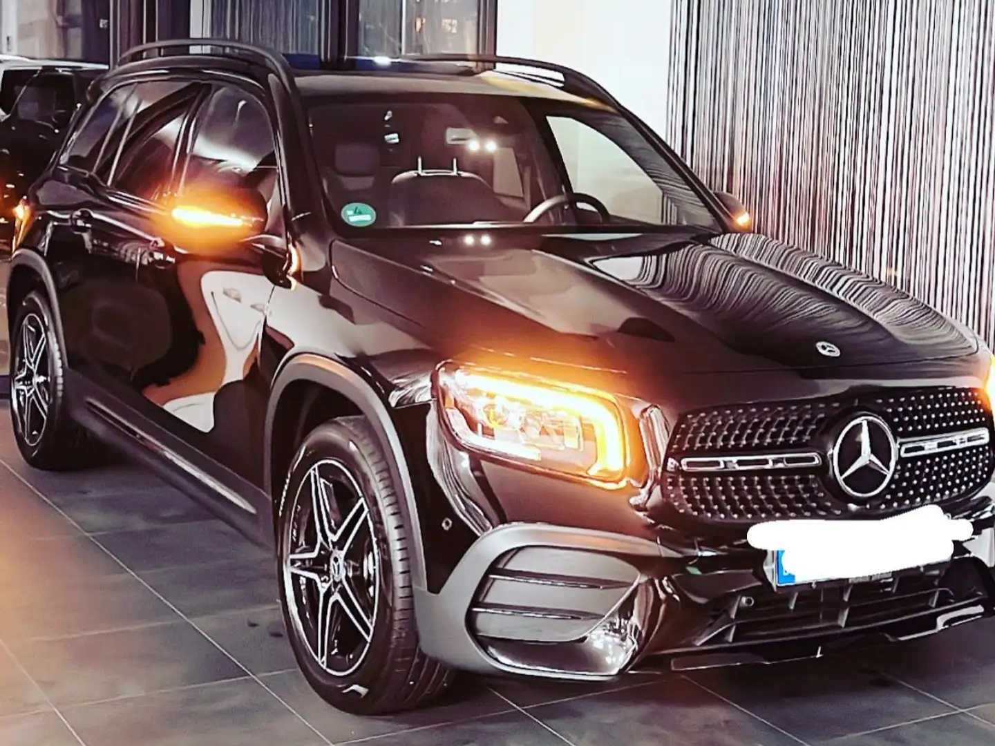 Mercedes-Benz GLB 200 GLB 200 4Matic 8G-DCT AMG Line Schwarz - 1