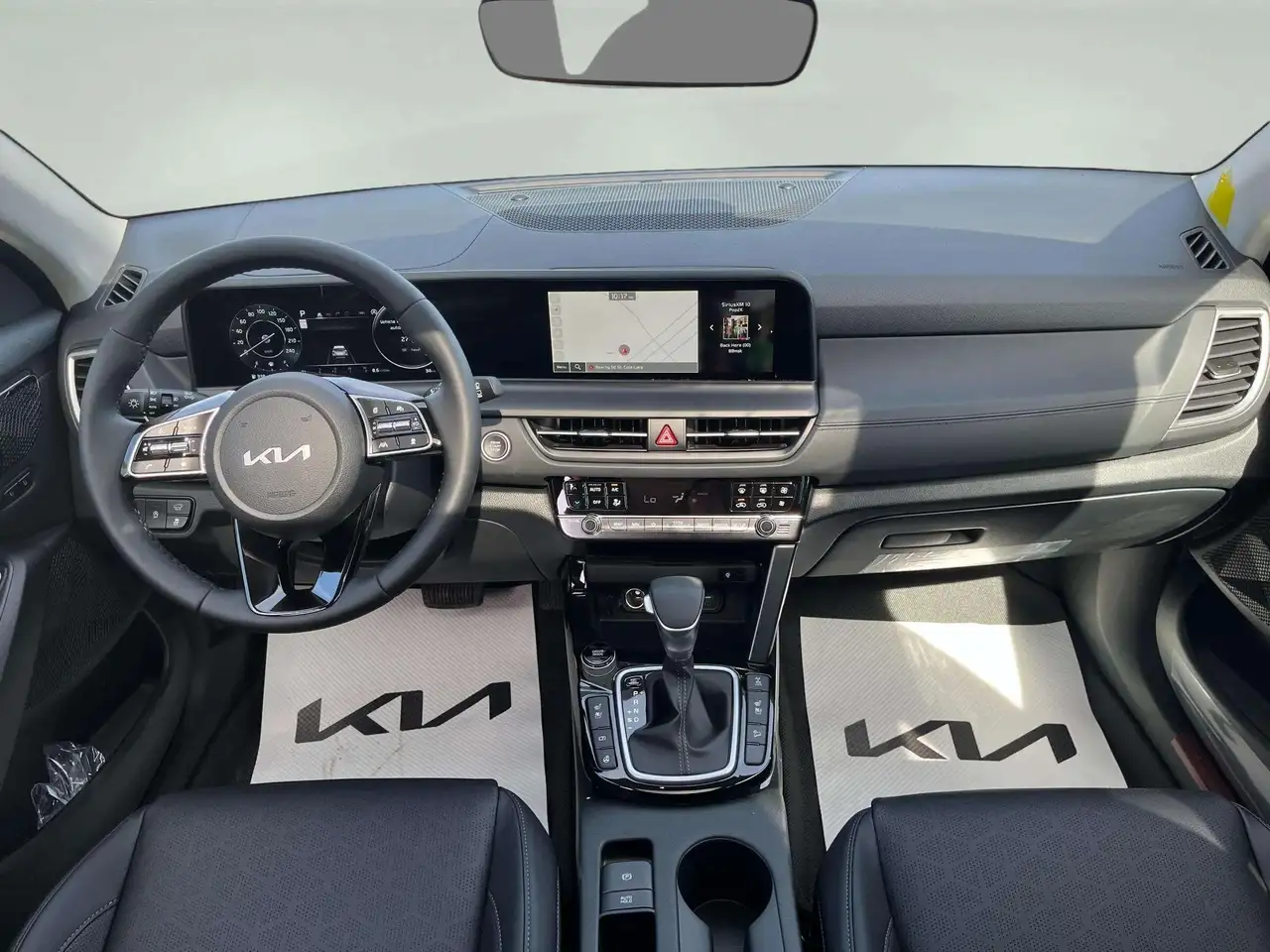 Kia Seltos снимка Kia Seltos