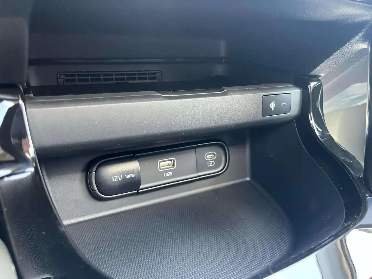 Kia Seltos снимка Kia Seltos