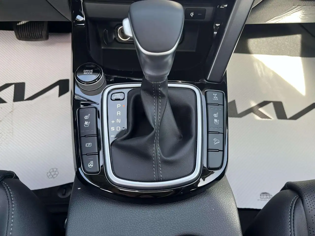 Kia Seltos снимка Kia Seltos
