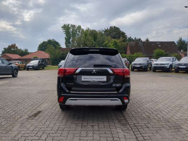 Mitsubishi Plug-in Hybrid Outlander PHEV 2.4 MIVEC  TOP Navi+