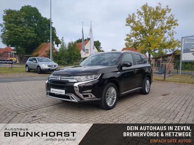 Imagine Mitsubishi Plug-in Hybrid Outlander PHEV 2.4 MIVEC  TOP Navi+