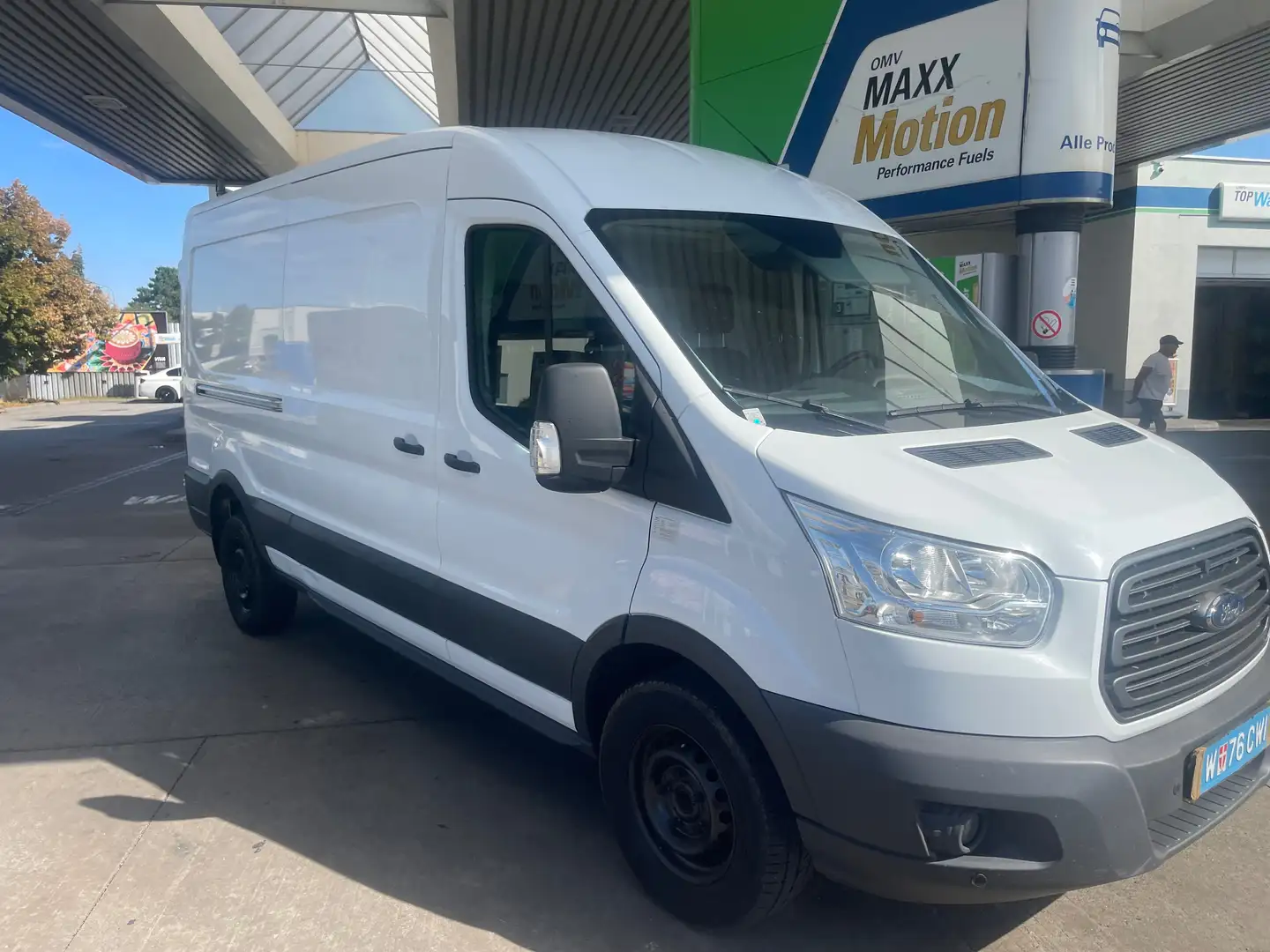 Ford Transit Transit Variobus 2,0 TDCI L2H2 330 Ambiente Ambiente Weiß - 2