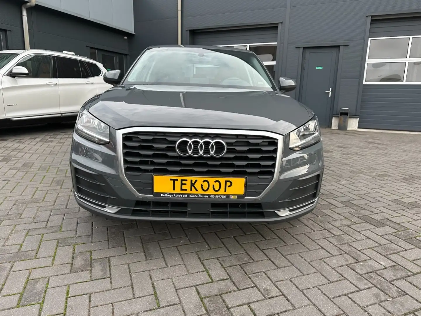 Audi Q2 1.0 TFSi Design ProLine Aut. Navigatie Grau - 2