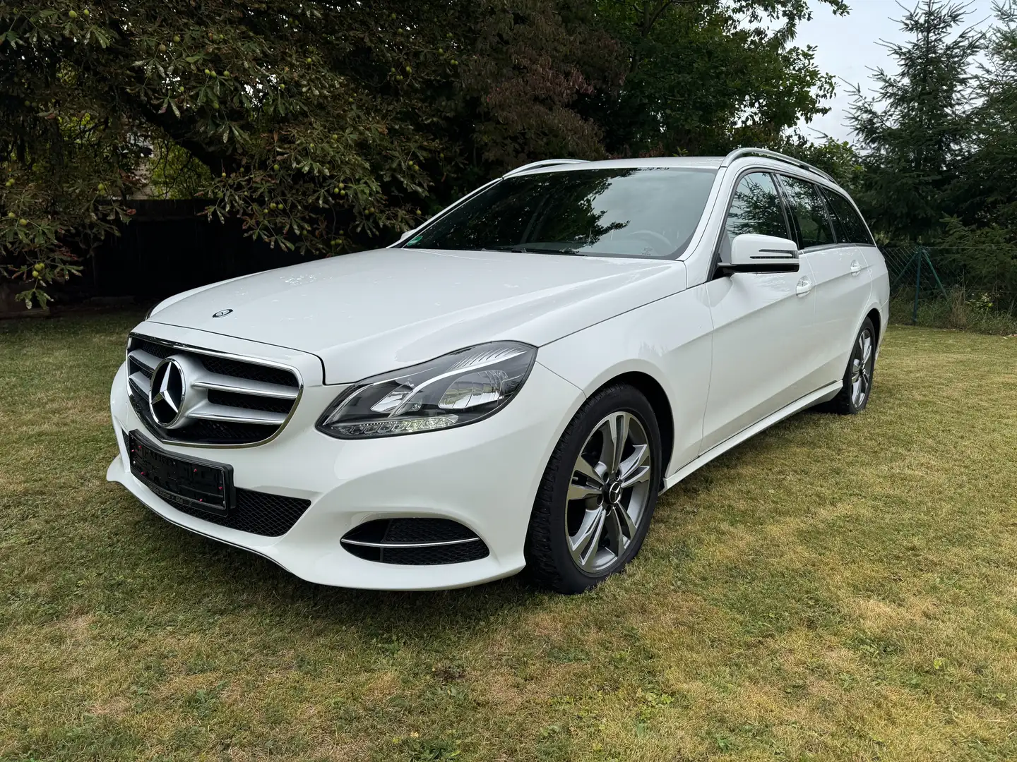 Mercedes-Benz E 220 E 220 T BlueTEC Weiß - 2