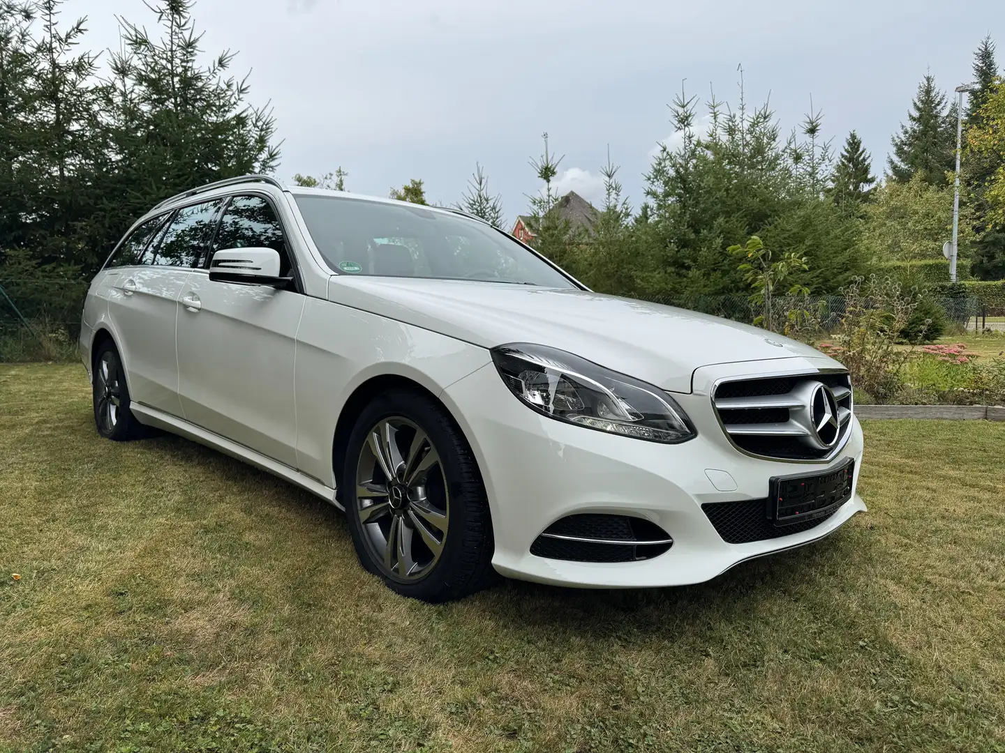 Mercedes-Benz E 220 E 220 T BlueTEC Weiß - 1