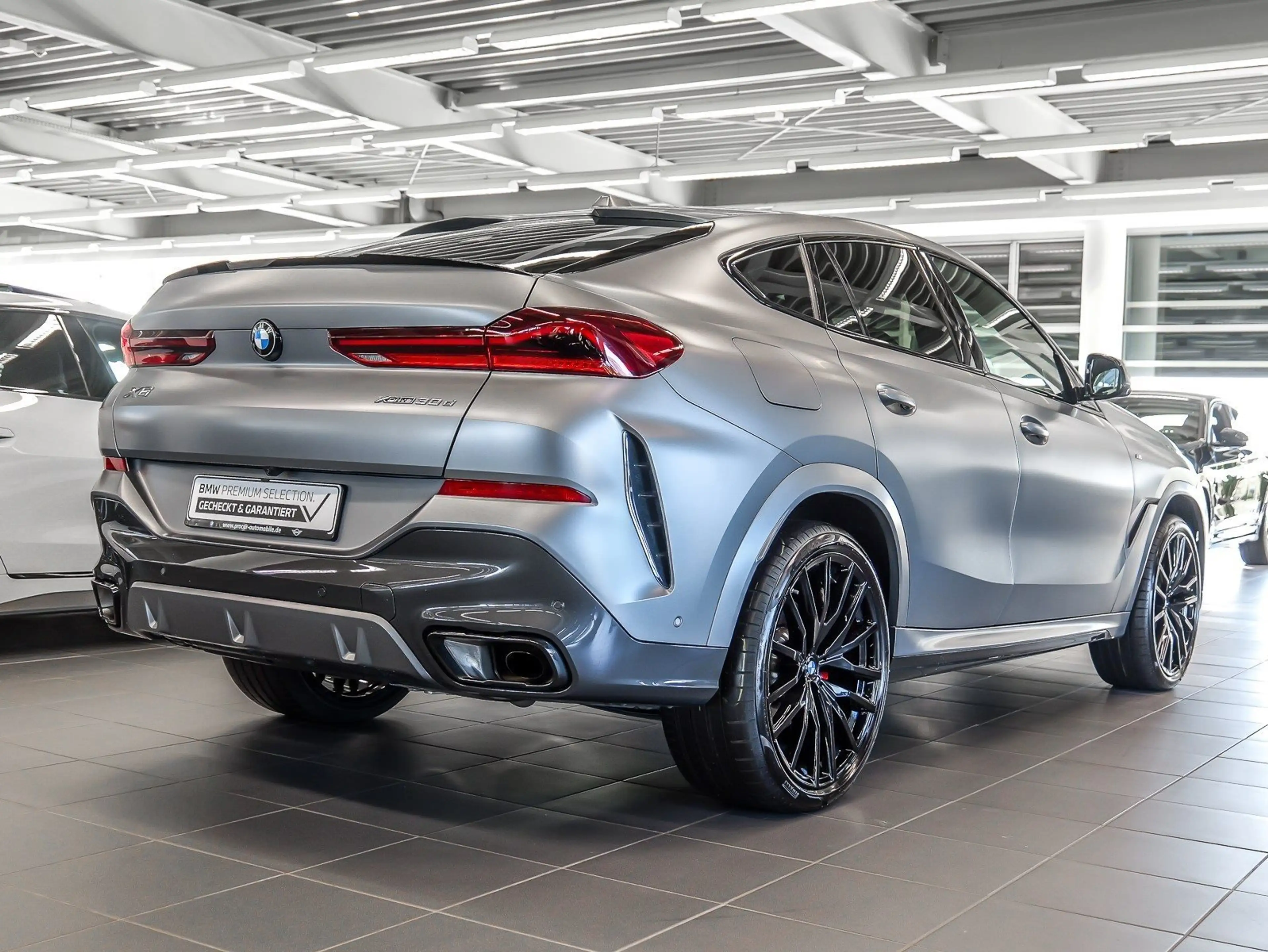 BMW X6 xDrive30d M Sport PANO HUD RFK NAVI LED Massage — photo 2
