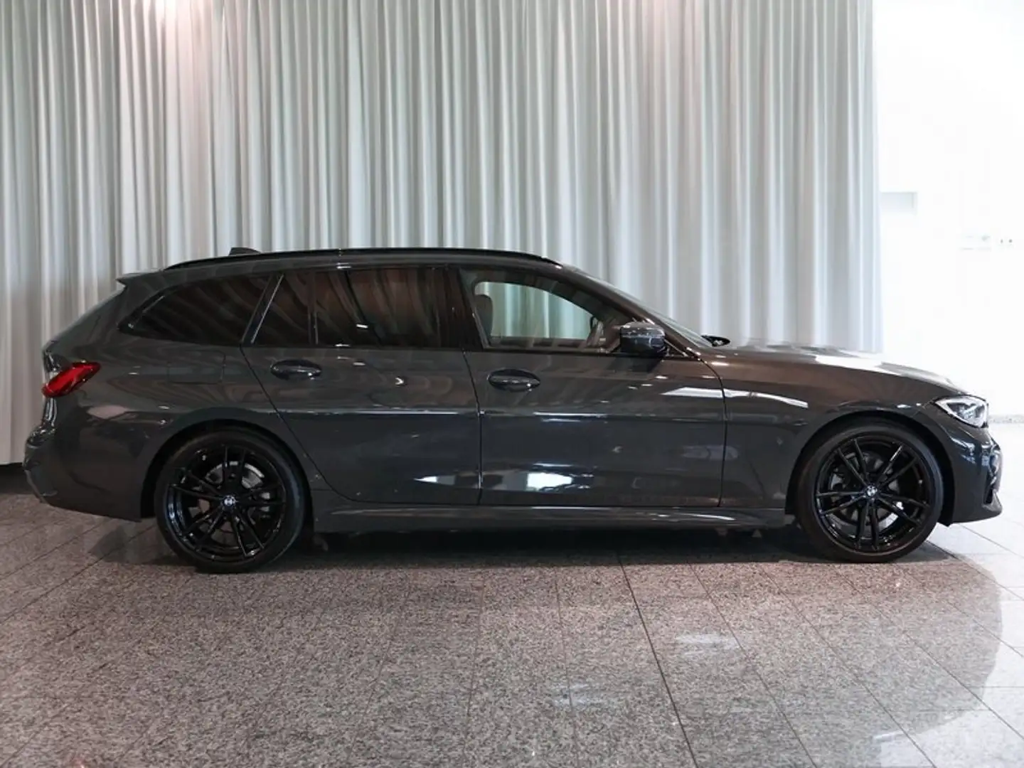BMW 320 d xDrive Touring M Sport Head-Up HiFi DAB Grau - 2