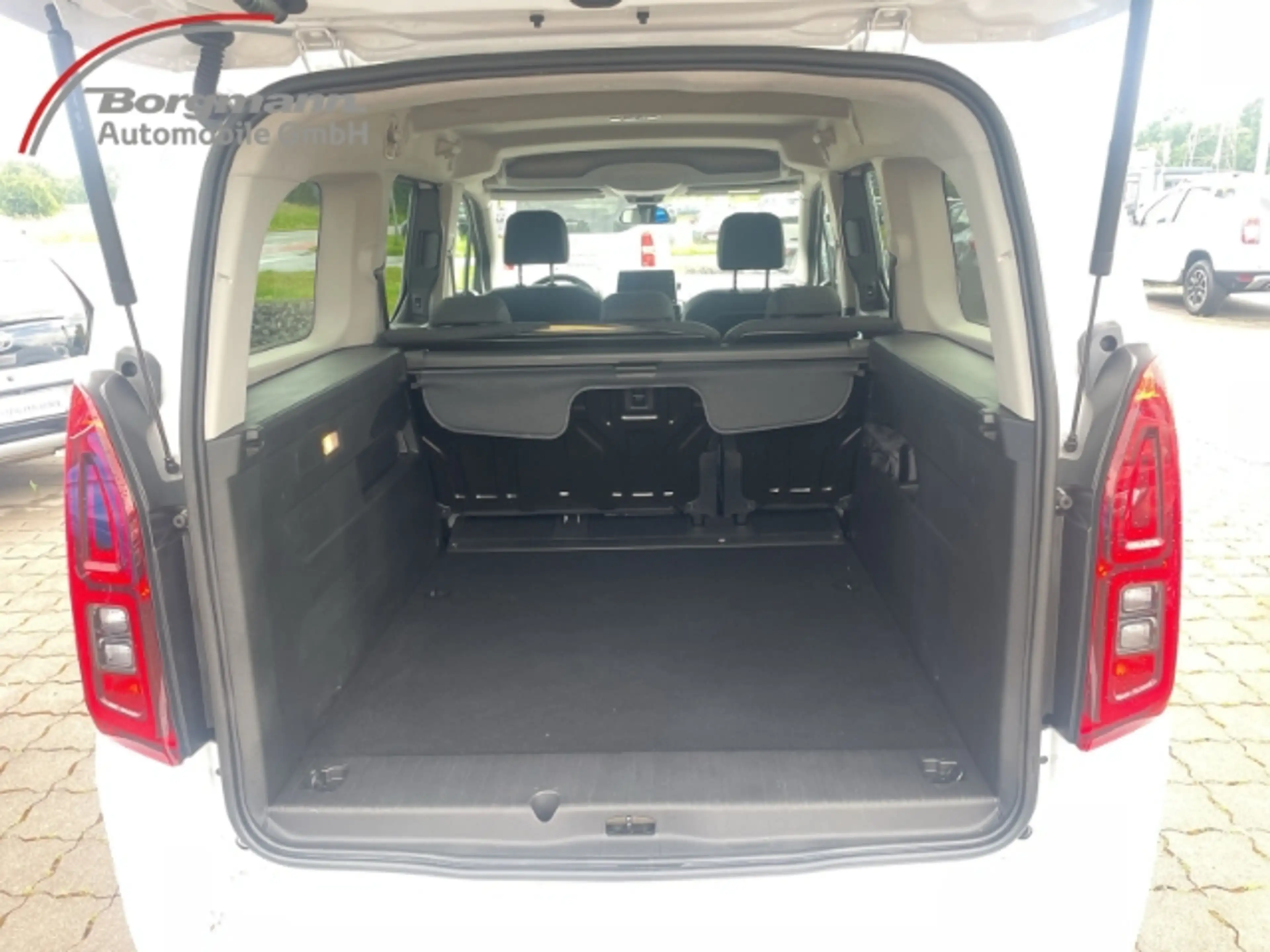Opel Combo Life Elegance 1.5 Bluetooth - Rückfahrkamera - Navi — photo 7