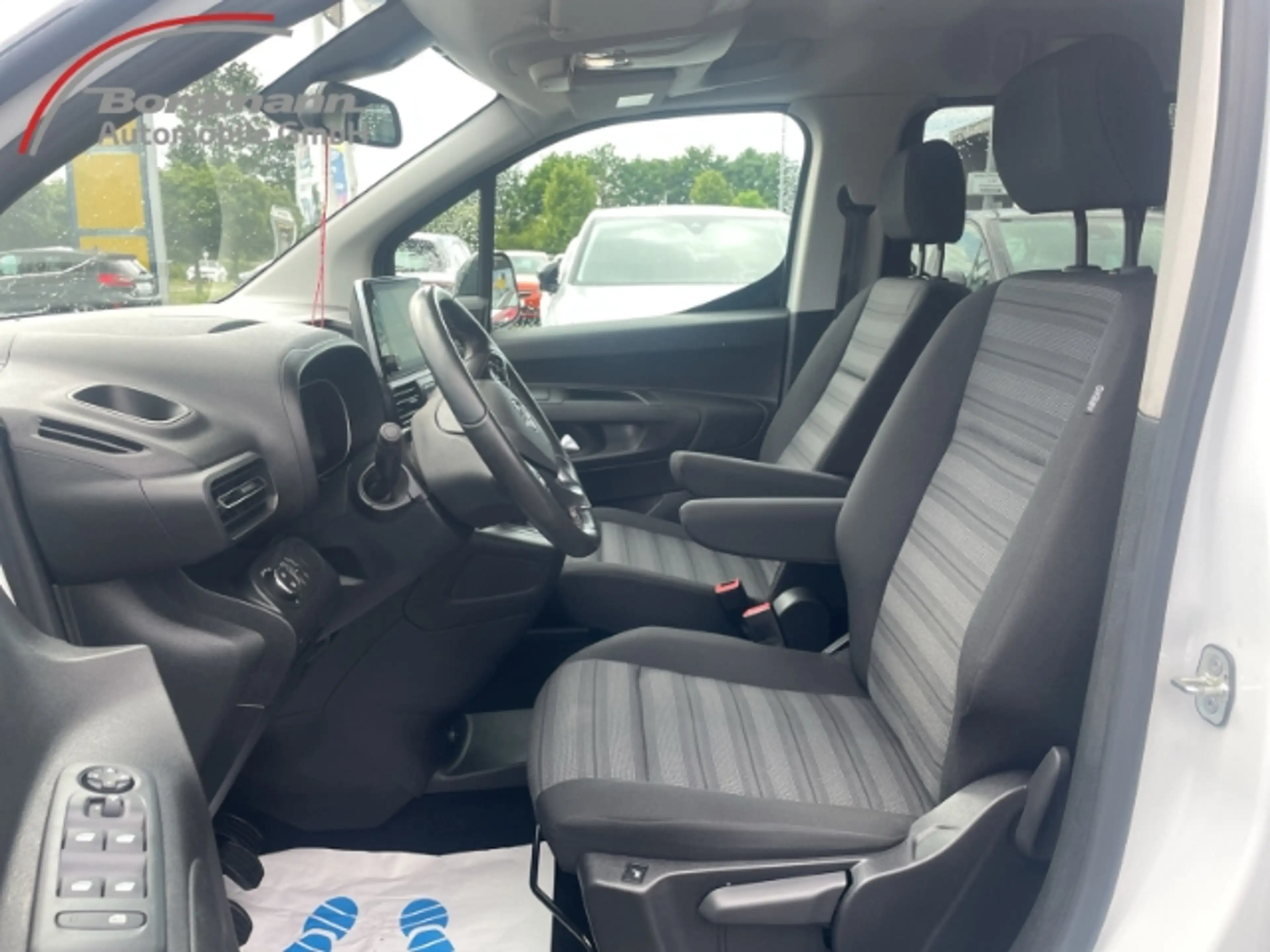 Opel Combo Life Elegance 1.5 Bluetooth - Rückfahrkamera - Navi — photo 10
