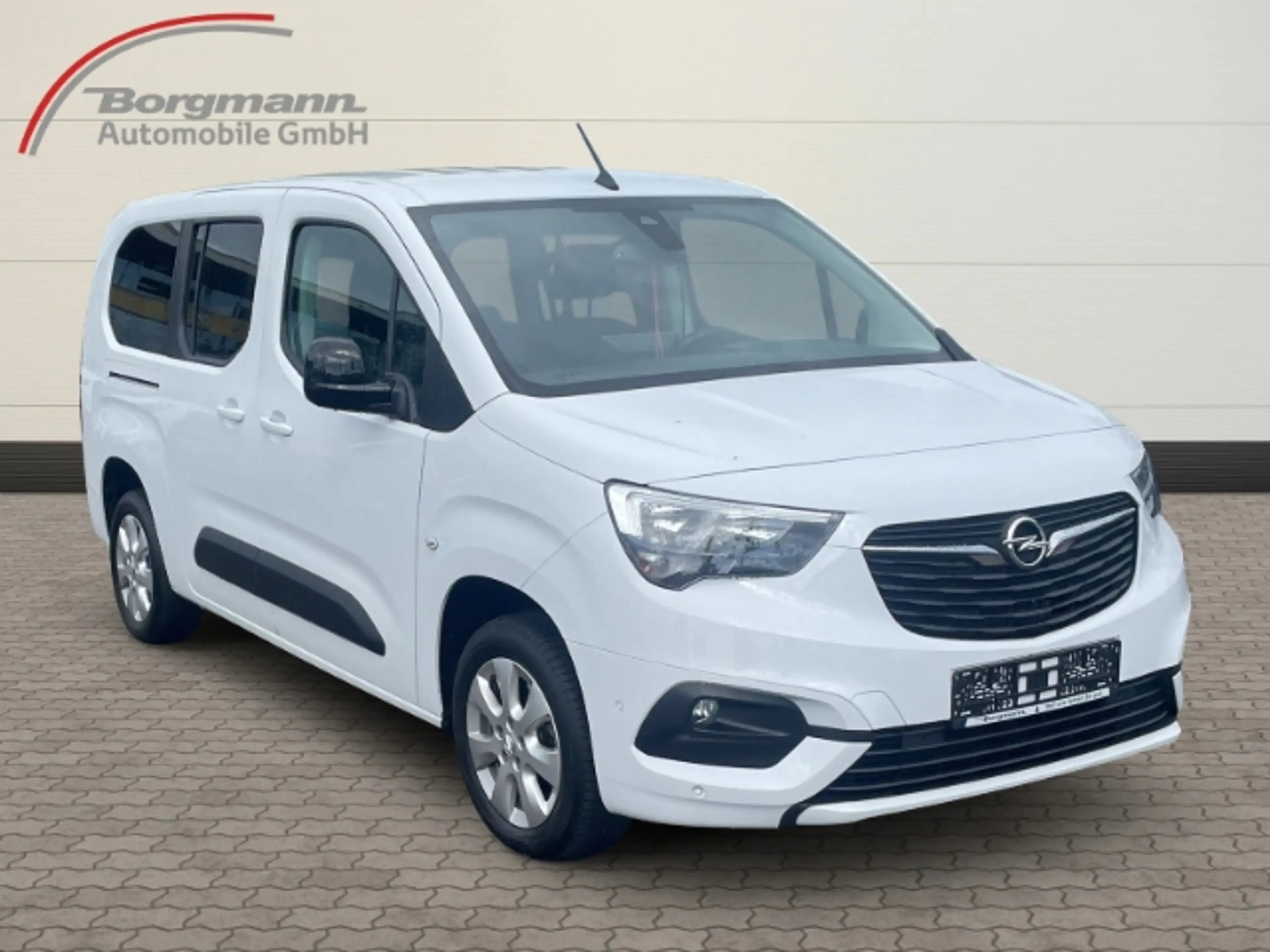 Opel Combo Life Elegance 1.5 Bluetooth - Rückfahrkamera - Navi — photo 3