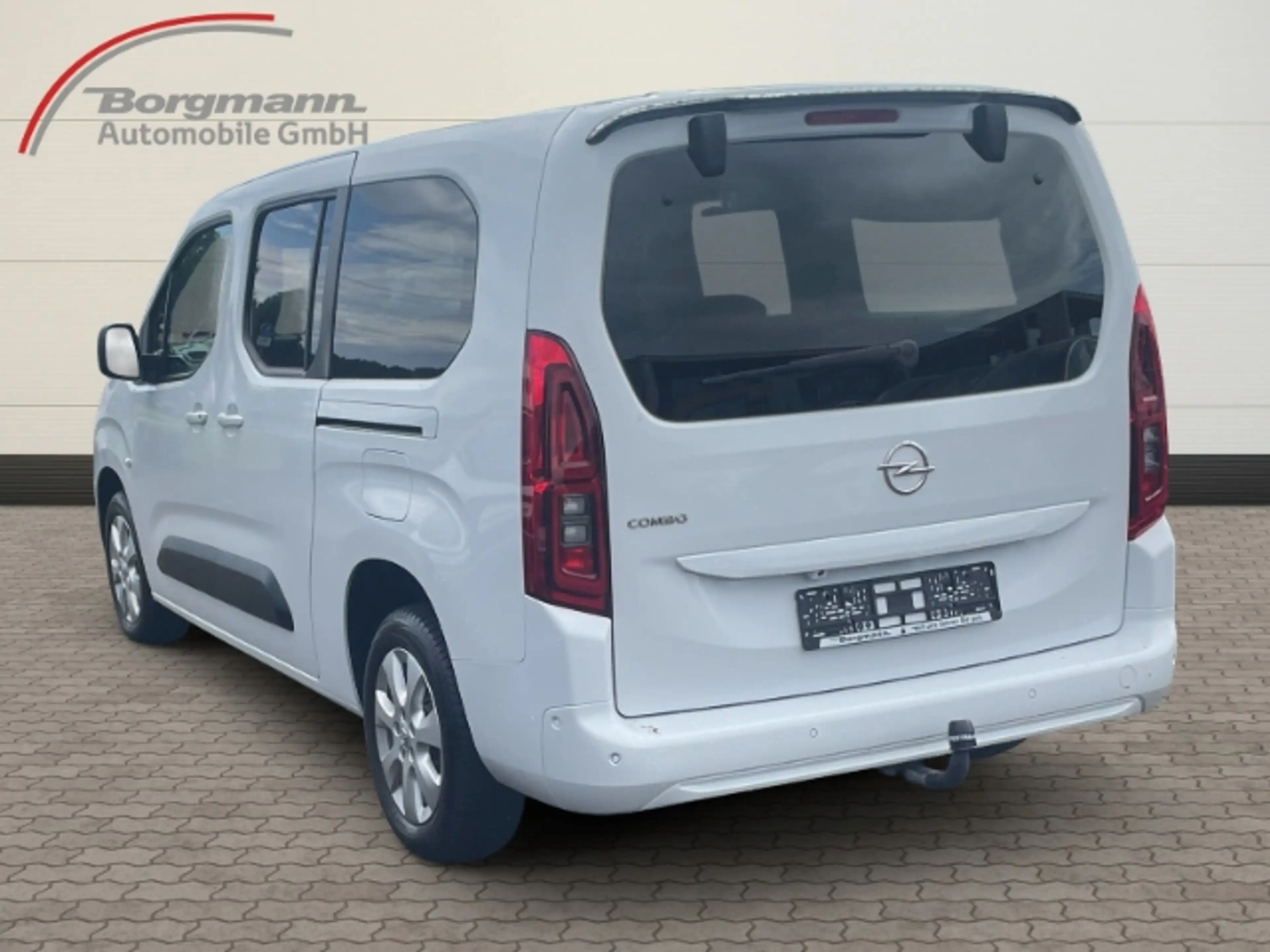 Opel Combo Life Elegance 1.5 Bluetooth - Rückfahrkamera - Navi — photo 6