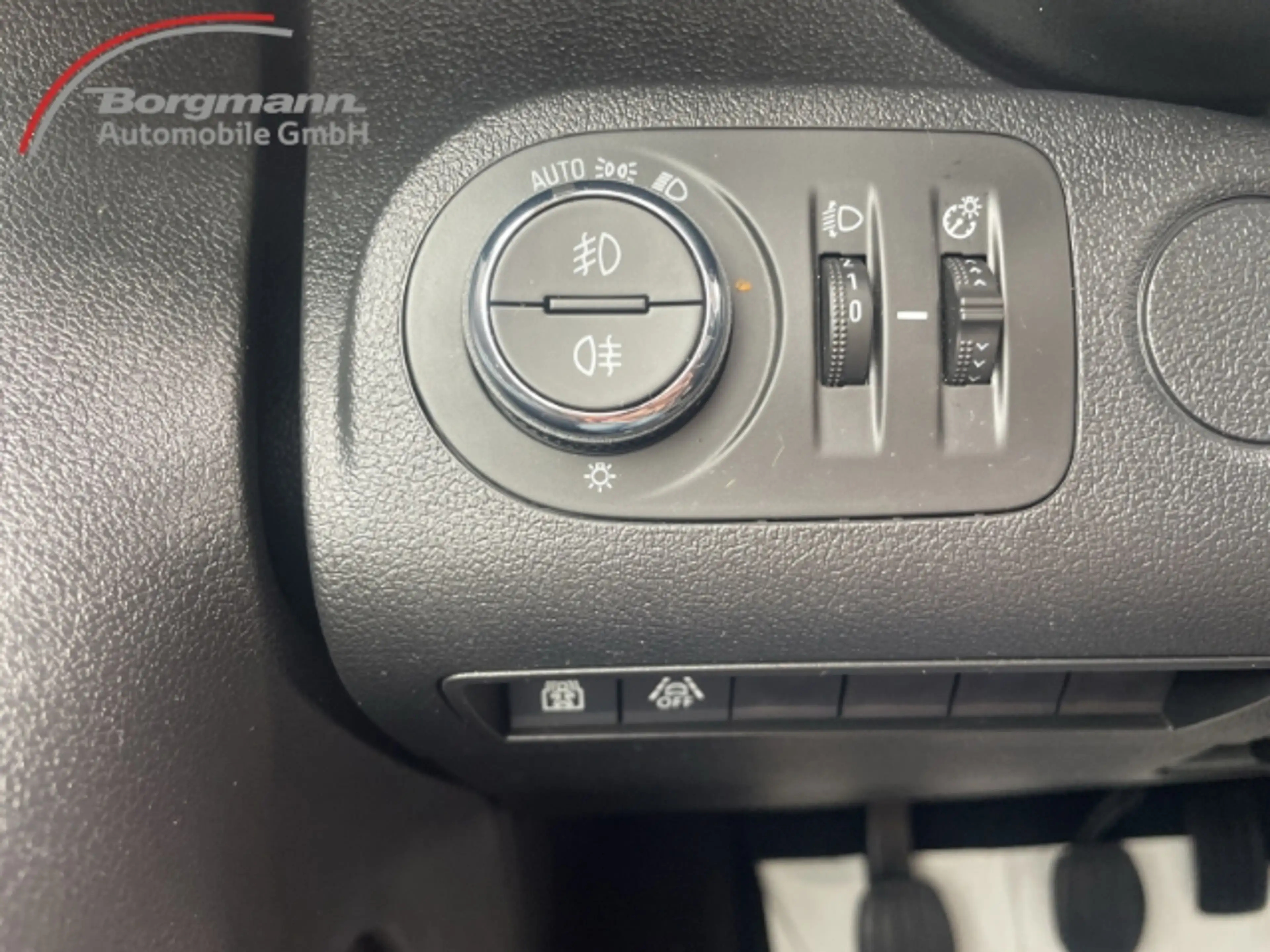 Opel Combo Life Elegance 1.5 Bluetooth - Rückfahrkamera - Navi — photo 12
