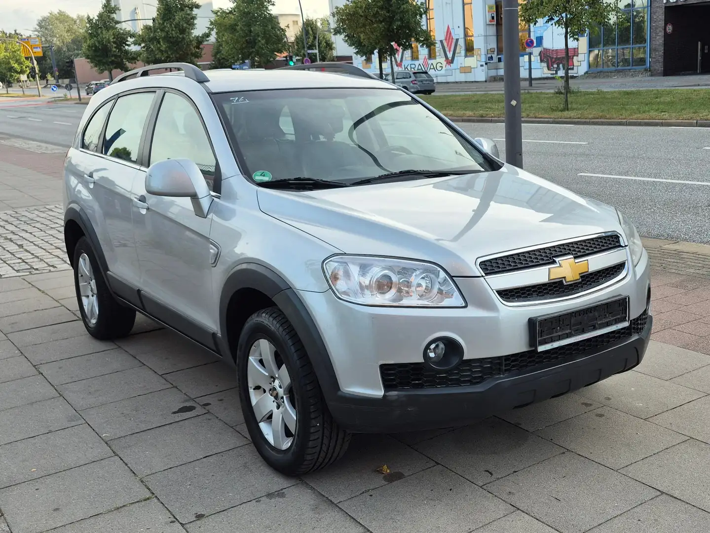 Chevrolet Captiva 2.4 LS 2WD *7 Sitzer* Argent - 1