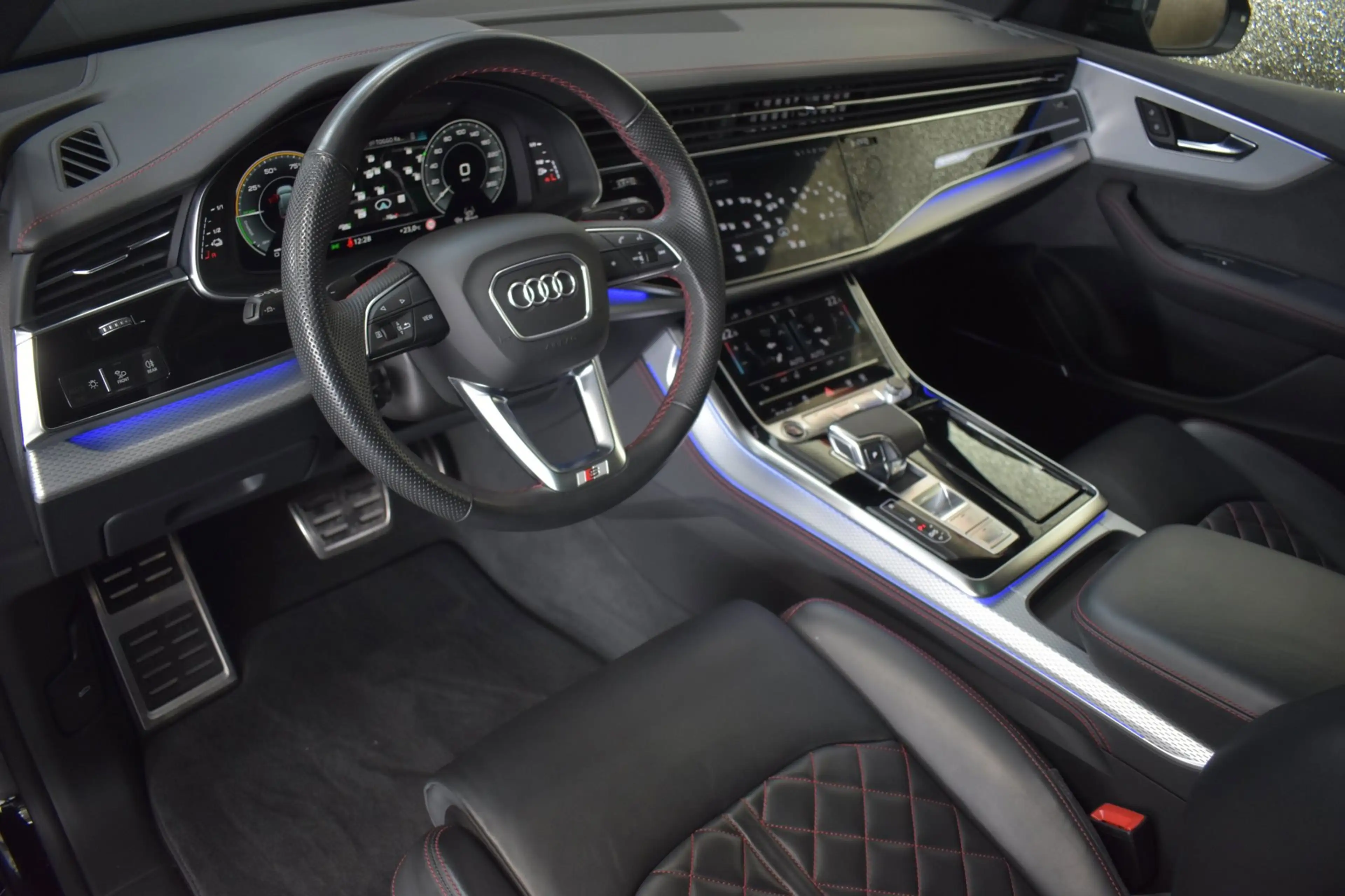 Audi Q8 60 TFSI e Quattro S-Line Competition 490pk | AKRAP — photo 17