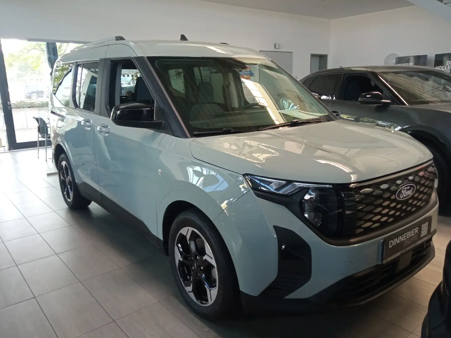 Ford Tourneo Courier L1 Titanium 100 kW Gris - 2