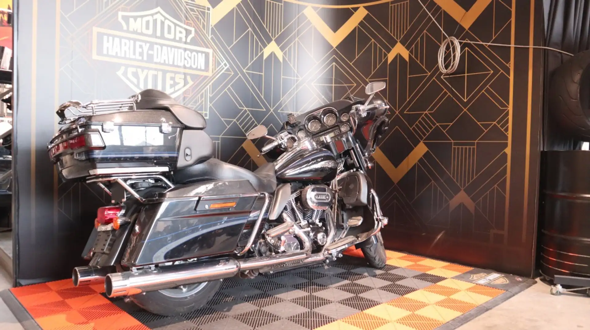 Harley-Davidson Tour Glide electra 110e anniversary Gris - 2