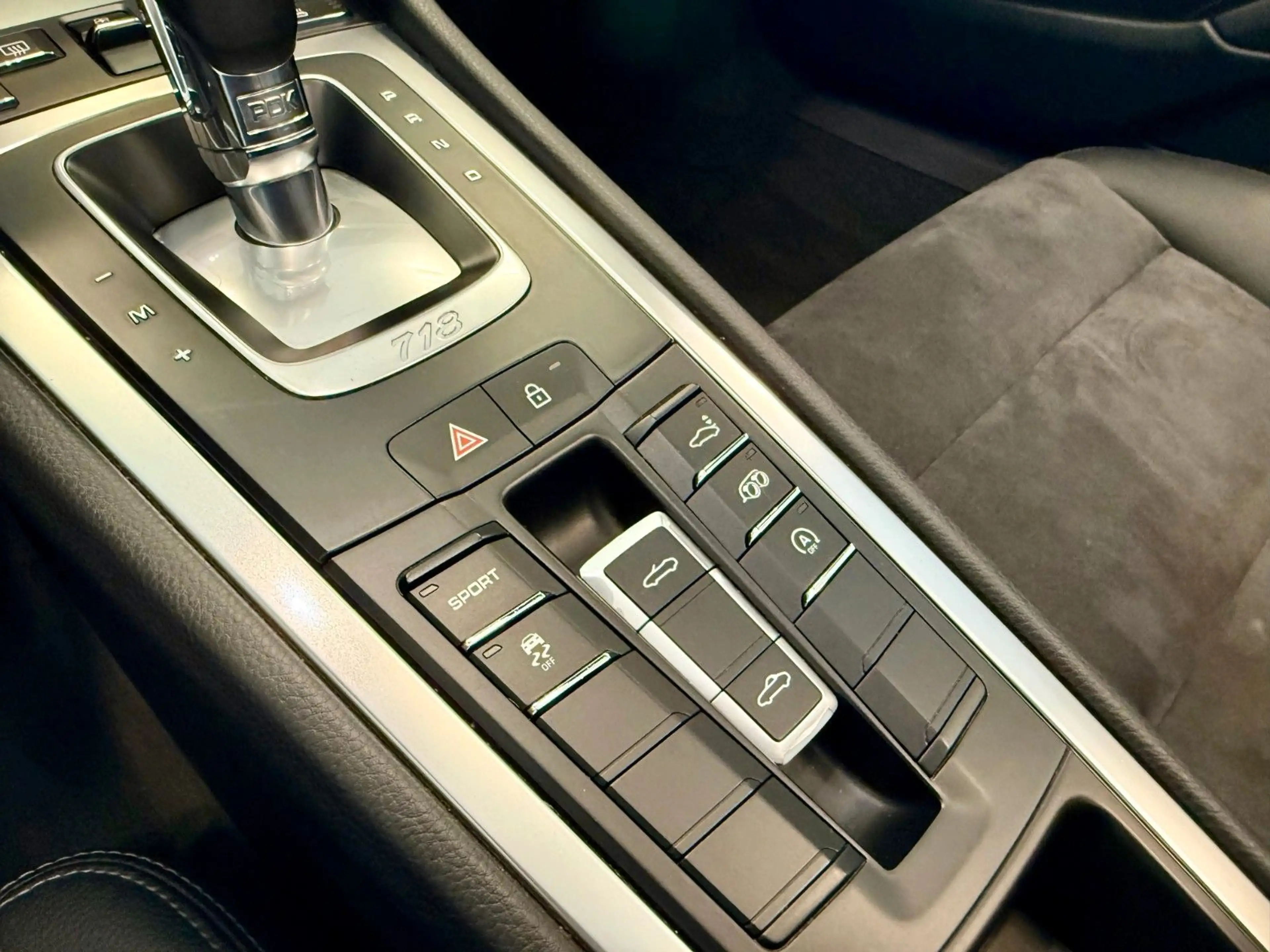 Porsche Boxster 718 Boxster S PDK Sportabgas/20Zoll/AppleCarPlay — photo 15