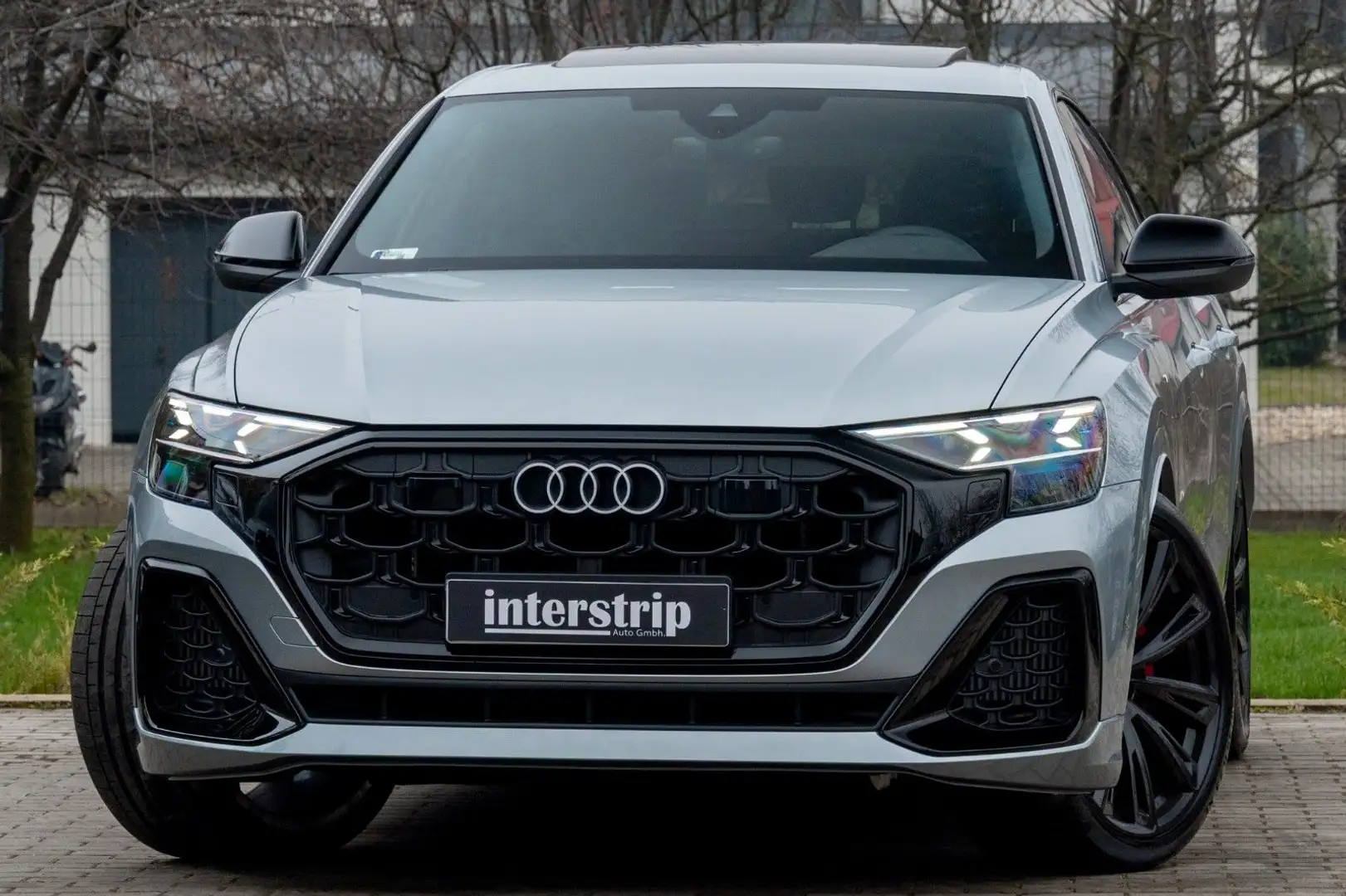 Audi Q8 60 TFSIe SLINE.MATRIX.PANO.LUFTFE.3ZONEN.AHK Silber - 1