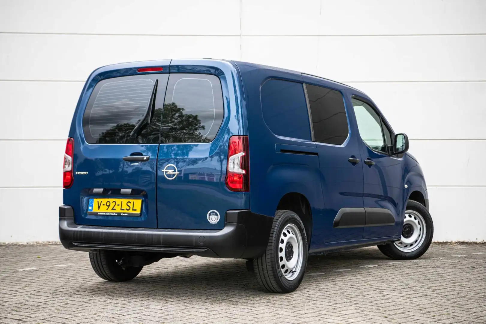 Opel Combo 1.2 110pk Benzine L2H1 Edition MARGE |Airco|Carpla Bleu - 2