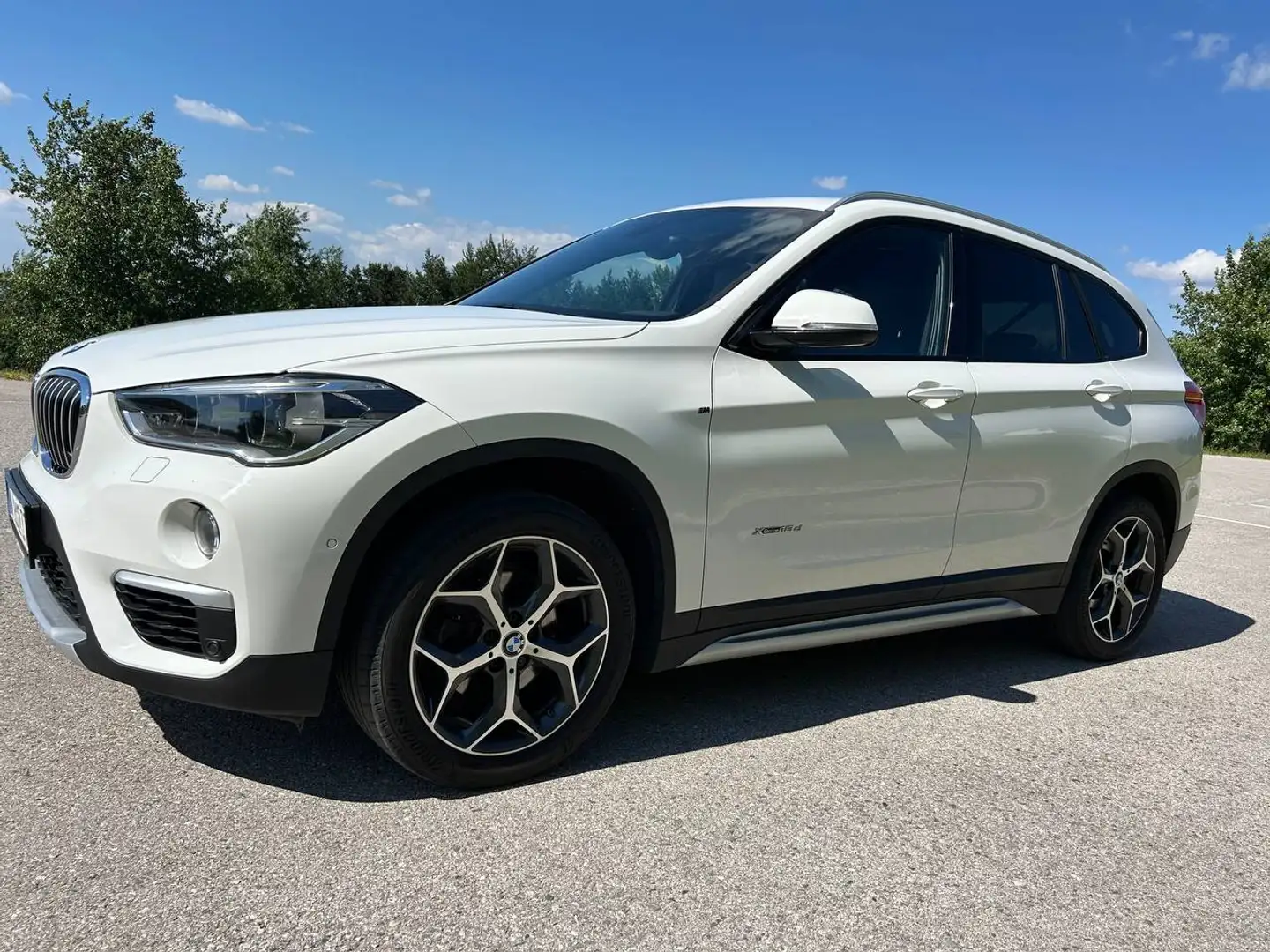 BMW X1 X1 xDrive18d xLine Aut. xLine Weiß - 2