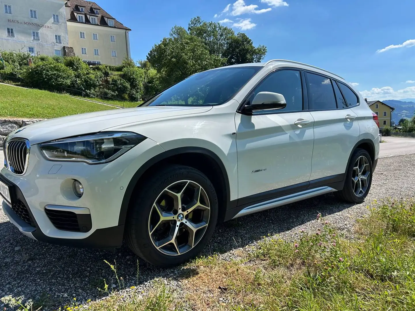 BMW X1 X1 xDrive18d xLine Aut. xLine Weiß - 1