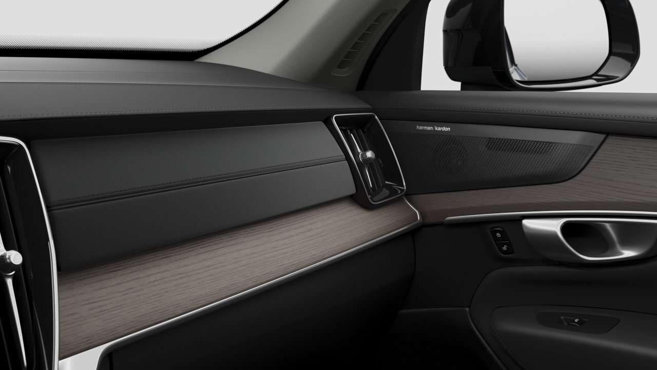 2026 Volvo XC90 Plus 7-Seater (Dark Theme) thumb 9