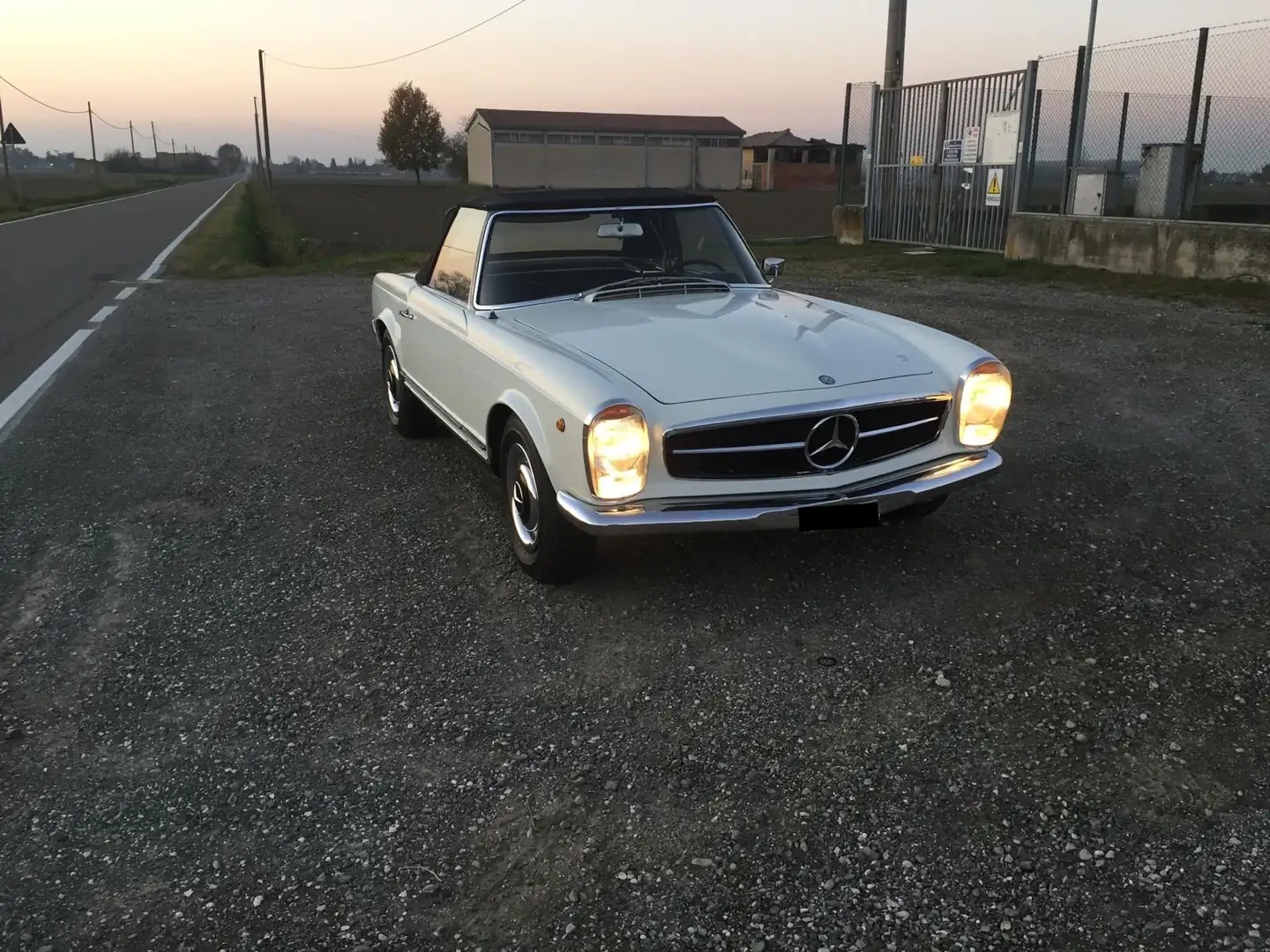 Mercedes-Benz 230 Biały - 1