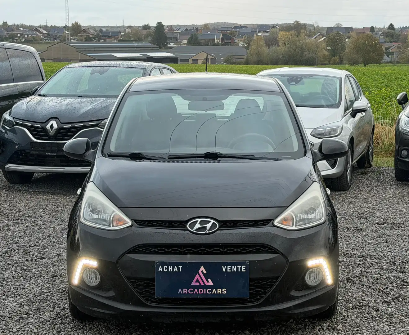 Hyundai i10 1.0i Blackline -Air co -Cruise control -Garantie Noir - 2