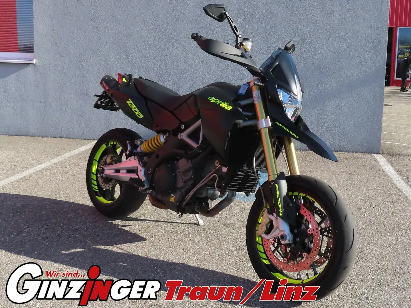 Aprilia Dorsoduro Fekete - 1