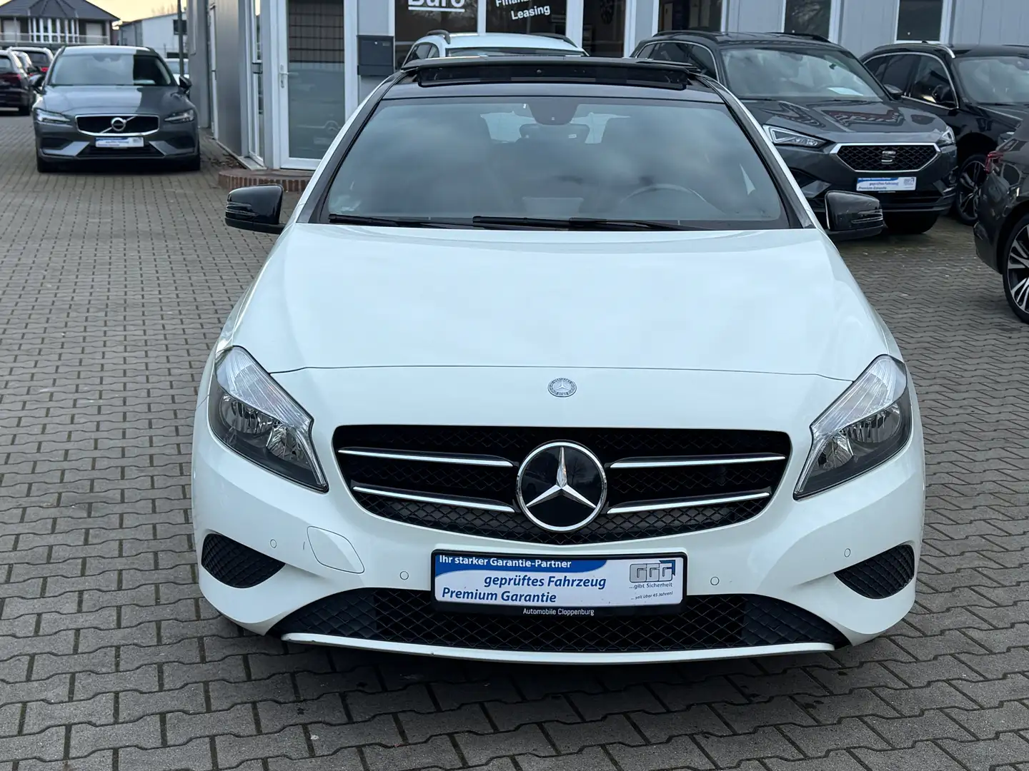 Mercedes-Benz A 180 Automatik "Urban" Schiebedach / Rückfahrkamera Weiß - 2