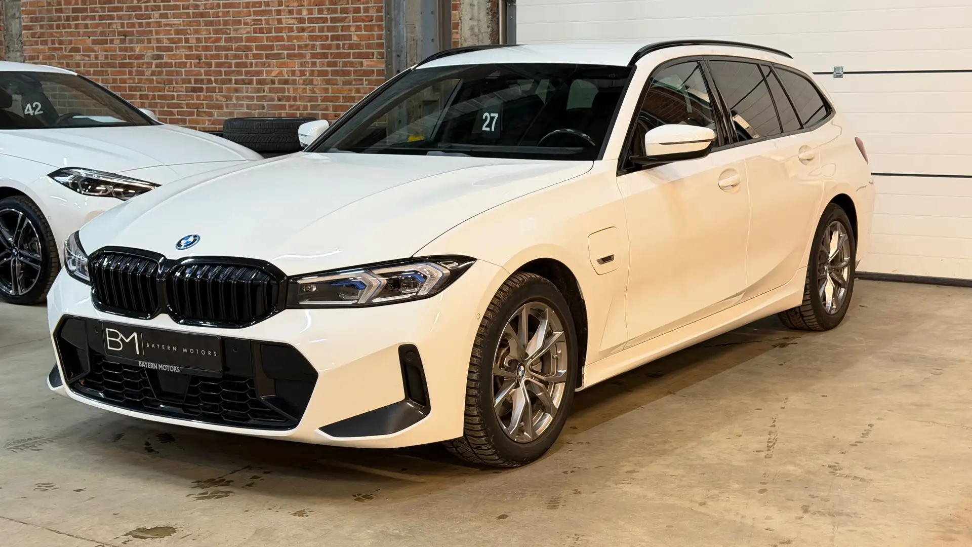 BMW 330 e M-Pakket Plug in Hybride Benzine Garantie Blanc - 1