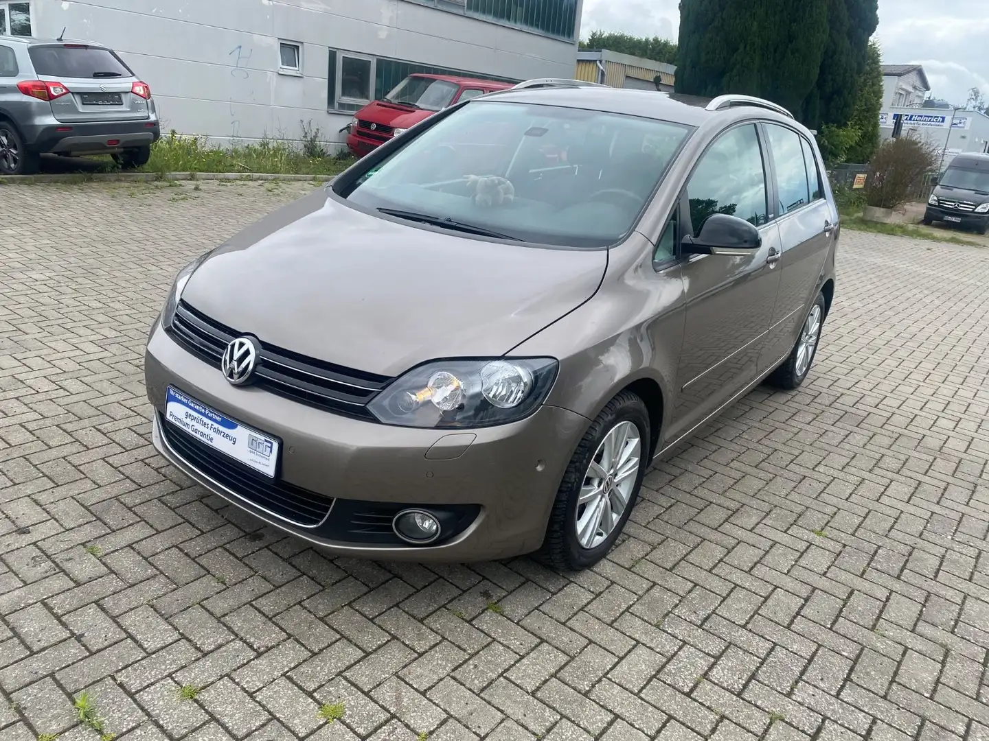 Volkswagen Golf Plus VI Style .PDC . Sitzh . Kilamautomatik Braun - 1
