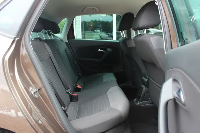 Volkswagen Polo view 12