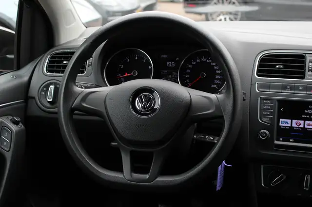 Volkswagen Polo view 18