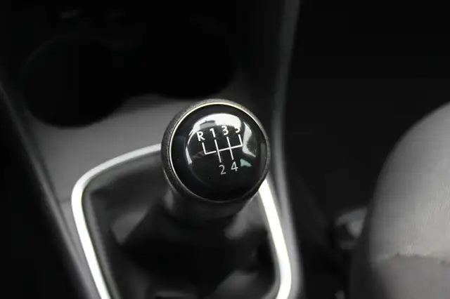 Volkswagen Polo view 28