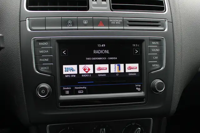 Volkswagen Polo view 24