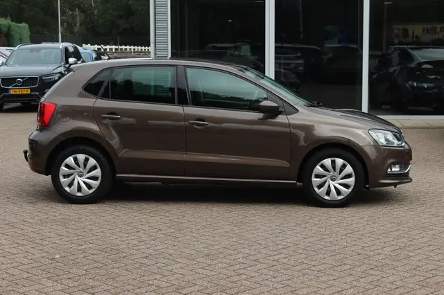 Volkswagen Polo view 5