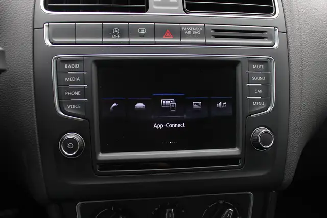 Volkswagen Polo view 26