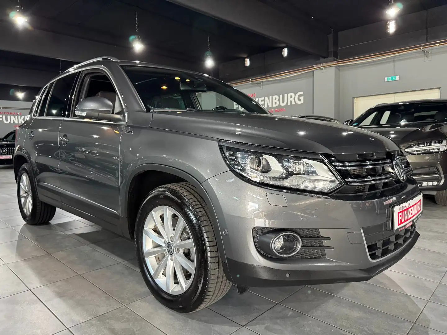 Volkswagen Tiguan 2.0 Tdi 4M PANO/AUT/NAVI/XENON/KAMERA/SHZ Grau - 1