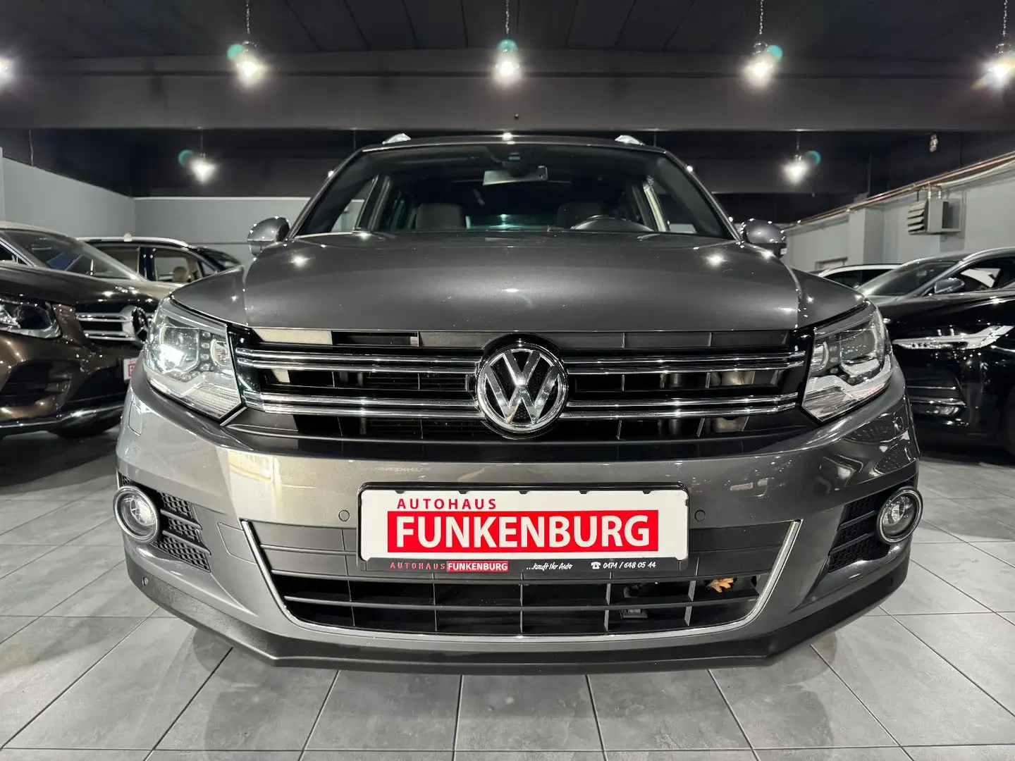 Volkswagen Tiguan 2.0 Tdi 4M PANO/AUT/NAVI/XENON/KAMERA/SHZ Grau - 2